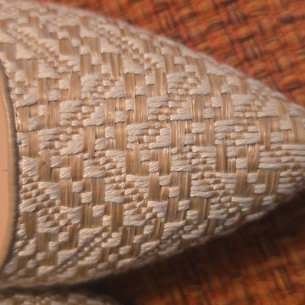 ADRIENNE VITTADINI BRAND WOMEN'S CREAM/TAN COLOR LOW HEEL DRESSY SHOE SIZE 9 - Picture 8 of 16